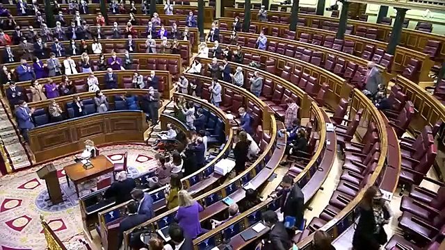Batet anuncia l'aprovació dels pressupostos de l'Estat gràcies al suport d'ERC, PNB, Bildu, PDeCAT i Més País. María Jesús Montero ho celebra amb Sánchez i Echenique.