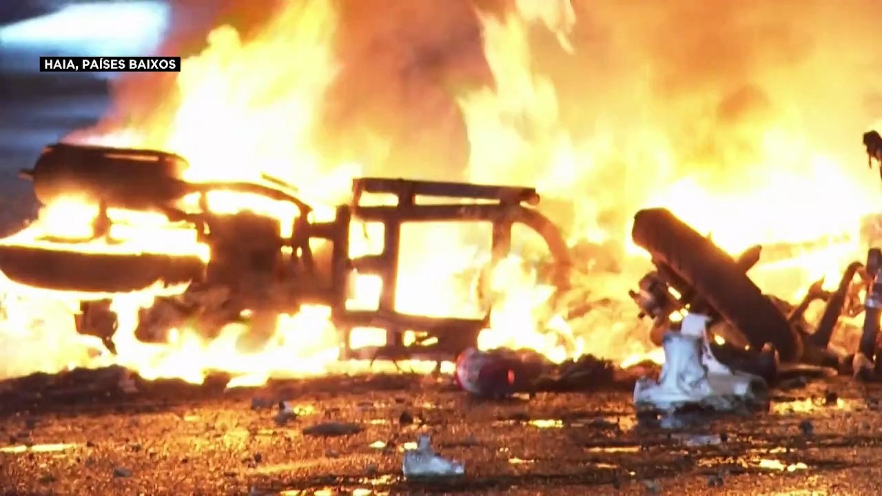 Opositores das restrições "dão força" à Covid-19