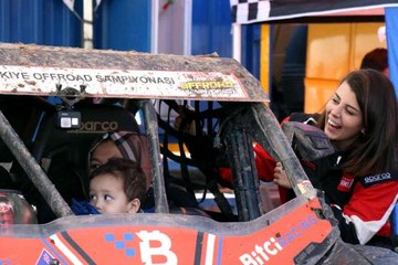 56 pilotun yarıştığı Off-Road yarışması nefes kesti