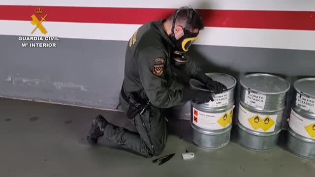 Intervenidos 350 kilos de precursores de explosivos en un bloque de viviendas en Reus