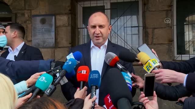 Bulgaristan'da cumhurbaşkanı adayları oylarını kullandı