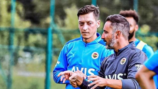 Galatasaray maçı öncesi Fenerbahçe'de deprem! Vitor Pereira'dan şaşırtan Mesut Özil tercihi