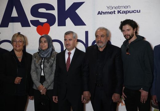 Aşk yolunda: Bizimkisi Bir Aşk Hikayesi nin oyuncuları Malatyalılarla buluştu