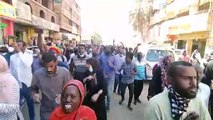مئات السودانيين يتظاهرون في الخرطوم ضد الانقلاب العسكري
