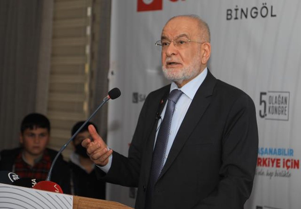 Karamollaoğlu, Saadet Partisi Bingöl İl Kongresi'nde konuştu