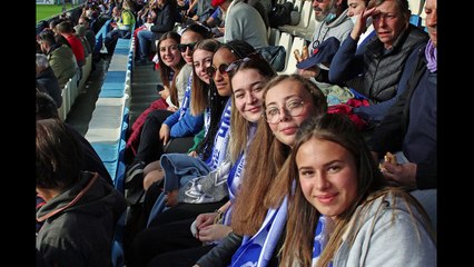 FRANCE – NOUVELLE ZÉLANDE FÉMININES 29 – 7 TOUR D’HONNEUR DE 2 ÉQUIPES FAÇON RUGBY