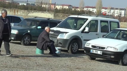 İkinci el oto pazarında yoğunluk