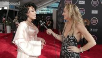 Kali Uchis on Teaching SZA Spanish & Funny On-Set Moment | AMAs 2021