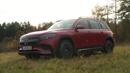 The new Mercedes-Benz EQB 350 Design in Patagonia red