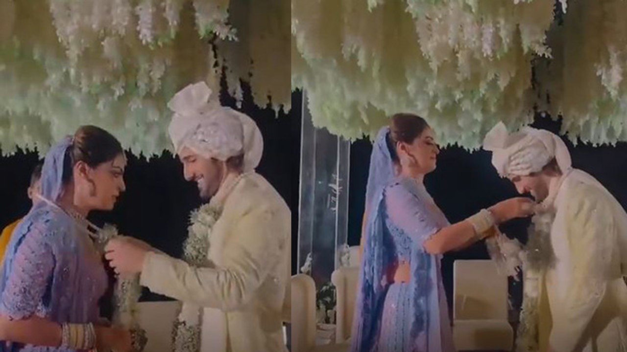 Aditya Seal Wedding: Aditya और Anushka Ranjan ने ऐसे पहनाई एक दूसरे को वरमाला, Video | FilmiBeat