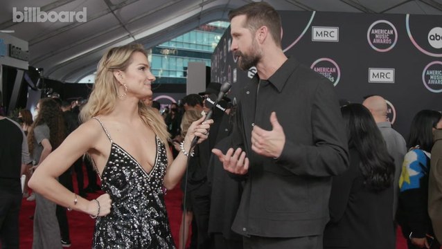 Walker Hayes Talks ‘Fancy’ Viral Dance & New Music | AMAs 2021