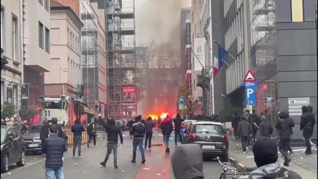 Échauffourées lors de la manifestation contre les mesures sanitaires à Bruxelles