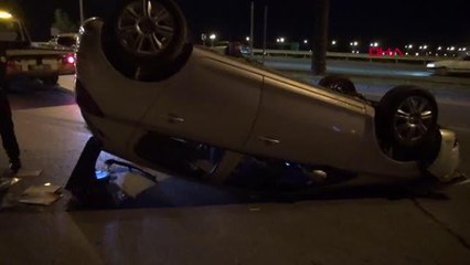 HURDAYA DÖNEN OTOMOBİLDEN BURNU KANAMADAN ÇIKTI