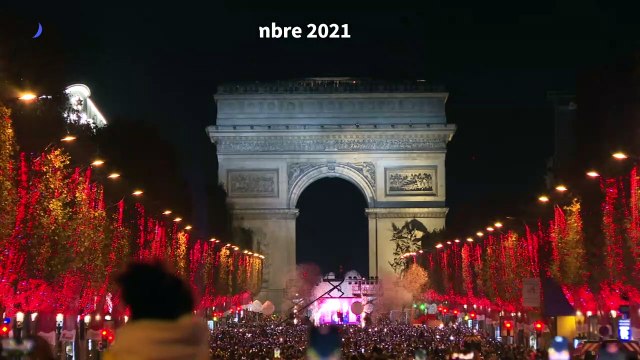 A Paris, les Champs-Élysées illuminés par Clara Luciani