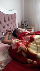 TikTok'ta paylaştığı market heyecanı viral oldu: "O fincan takımlarını kimseye yedirmemem lazım"