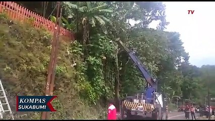 Petugas Gabungan Lakukan Mitigasi Bencana