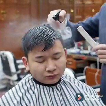 Lorsque le coiffeur mouille un peu trop tes cheveux