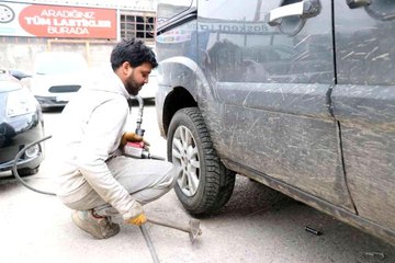 Bolu'da kış öncesi oto lastikçilerin yoğun mesaisi başladı
