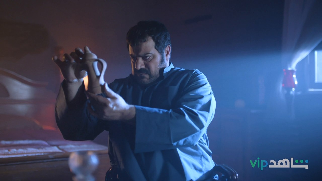 عنده مشاكل أكبر من توقعاته في عالم غير عادي #جنية يعرض لأول مرة وحصرياً يوم 23 نوفمبر على #ShahidVIP