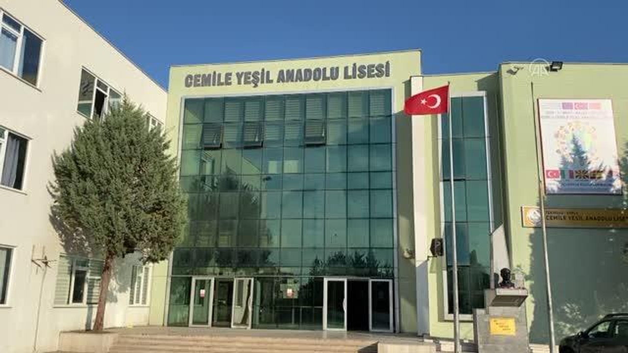 Kanserden vefat eden sevilen öğretmeni milli eğitim camiasını üzdü