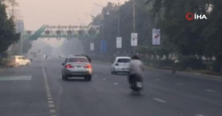 Pakistan'ın Lahor kentinde okullar ve ofisler haftanın 3 günü kapalı kalacak