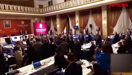 TBMM'de HDP ve MHP milletvekilleri arasında arbede