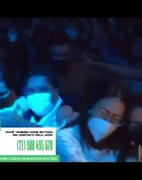 Milagre: Jovem deixa a cadeira de rodas e volta a andar durante culto no RJ