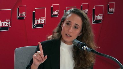 Clémence Guetté au micro de Bruno Duvic