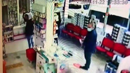 Reçetesiz ilaç almaya kalkan şahıs eczaneyi birbirine kattı