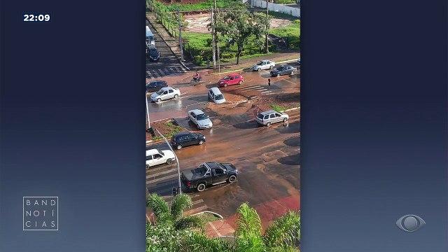 Na China, um medicamento contra a covid reduziu as internações em quase 80% nos testes em voluntários.