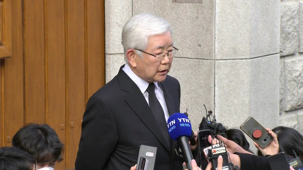 [현장영상] 민정기 전 청와대 공보비서관 "뵌지 열흘 정도 돼...거동 불편 없었어"...