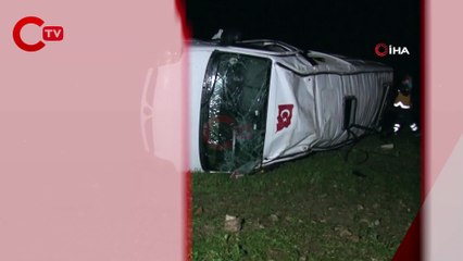 Göçmenleri taşıyan minibüs devrildi: 16 yaralı