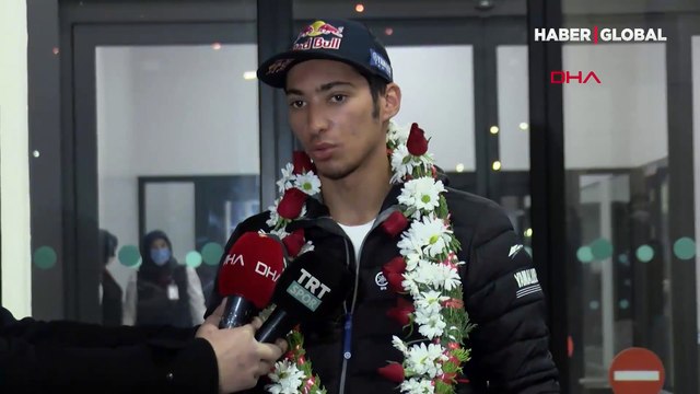 Dünya Şampiyonu Toprak Razgatlıoğlu Türkiye'ye döndü