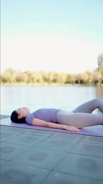 Why do you like autumn, because autumn is not warm enough, not hot enough, not cold enough, so when people embrace each other, they are just enough to feel the warmth of each other.