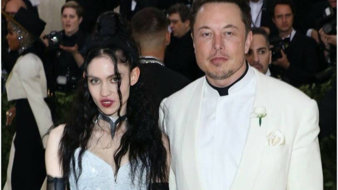 X Æ A-Xii, le fils d'Elon Musk, dit "bonjour" sur Zoom lors d'une réunion de SpaceX