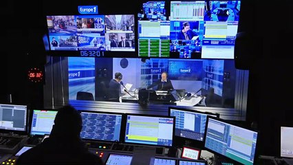 L'exécutif confronté à une crise politico-sanitaire à cinq mois de la présidentielle