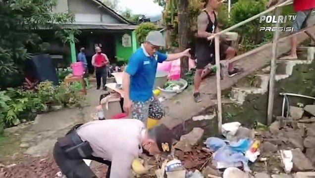 Kapolres Wonogiri Kerahkan Anggota Polres dan Polsek Bantu Longsor di Cubluk