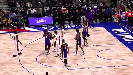 Isaiah Stewart, LeBron James'in üstüne yürüdü