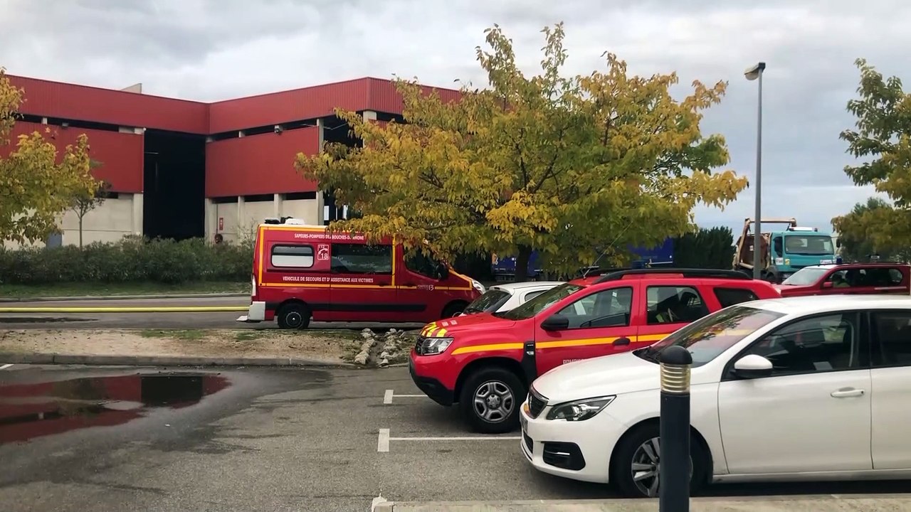 Feu de delta recyclage l’intervention des pompiers en vidéo