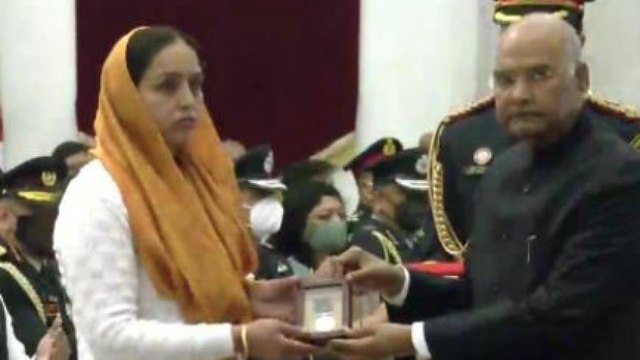 President confers Subedar Sanjiv Kumar with 'Kirti Chakra'