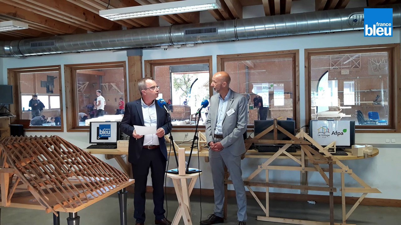 Cédric Mathieu directeur de l'Afpa de Gap présente le pôle bois du "Village Afpa"