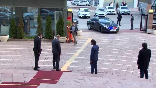 Davutoğlu: Türkiye, süratle bir ödemeler dengesi krizi sarmalına giriyor