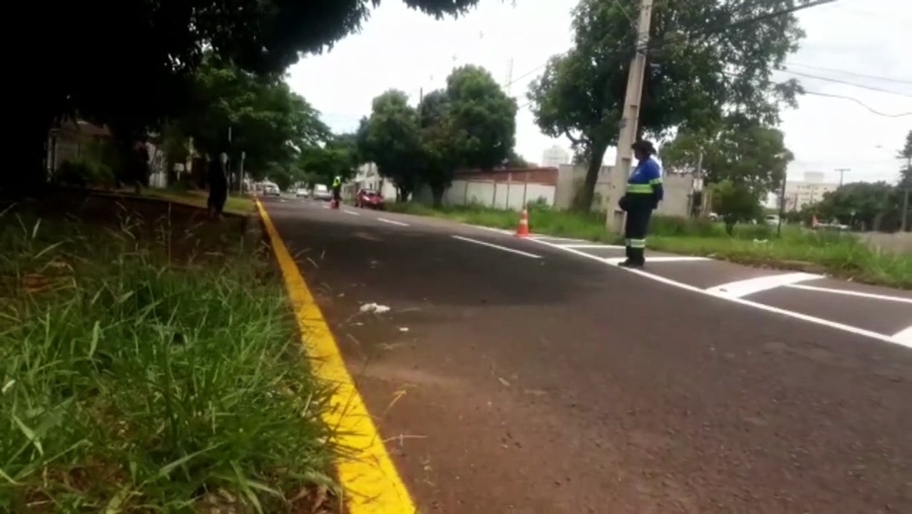 Transitar realiza ação educativa em nova sinalização na Rua Carlos Bartolomeu Cancelli