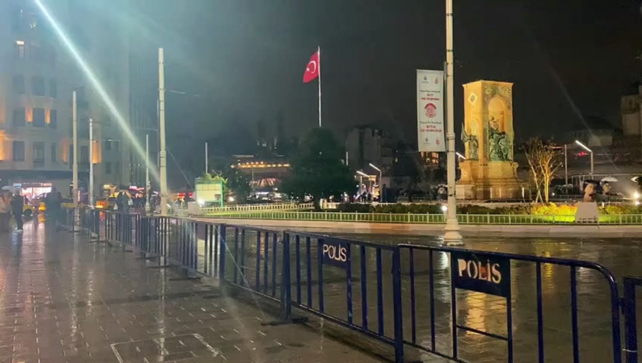 Taksim Atatürk Anıtı'nın çevresi ile Taksim Mey...