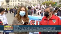Profesores peruanos protestan contra propuesta de ley de recortes presupuestarios