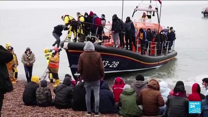 27 migrants perish trying to cross Channel to Britain