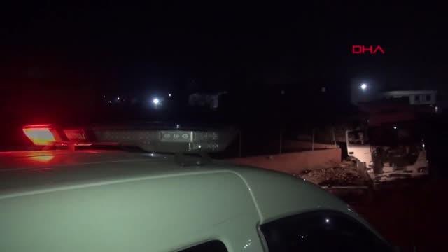 Şanlıurfa'da asker uğurlaması dönüşünde minibüse çekici çarptı: 14 yaralı