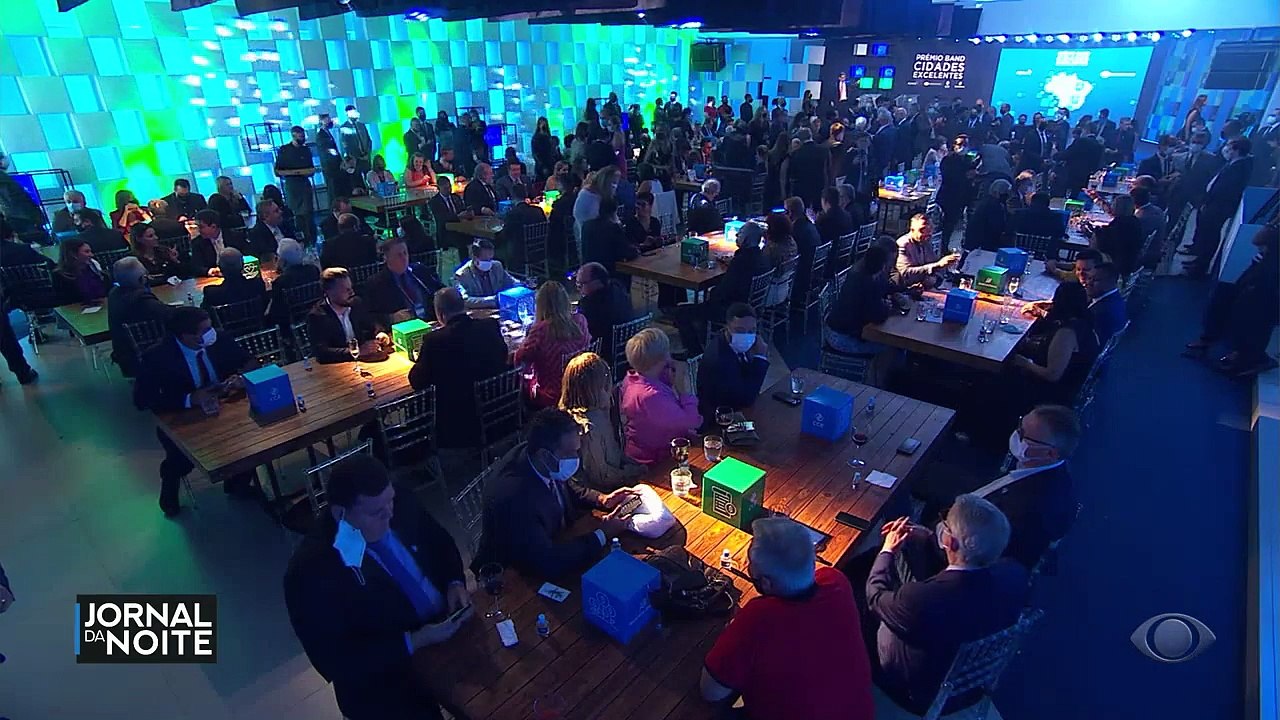 Foi realizada em Brasília a entrega do prêmio "Band Cidades Excelentes". É o Oscar da gestão pública, para incentivar que os prefeitos façam uma boa administração do dinheiro público.