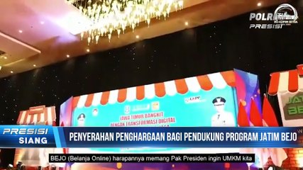 Gubernur Khofifah Serahkan Penghargaan Program "Jatim Bejo" Tahun 2021