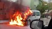 Kartal'da seyir halinde olan otomobil alev alev yandı